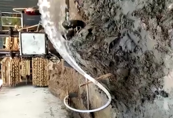 岩石井--深水井